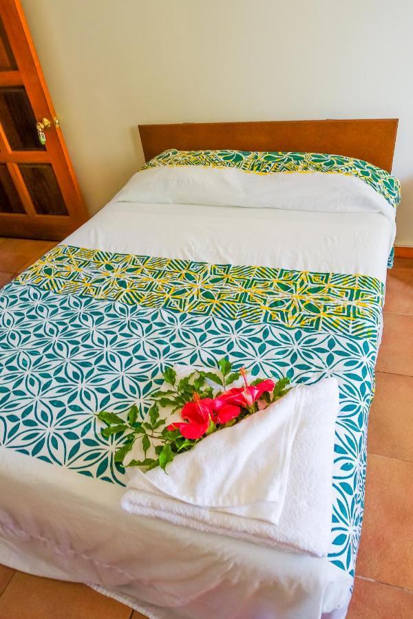 Lynn'S Getaway Hotel Απία Εξωτερικό φωτογραφία