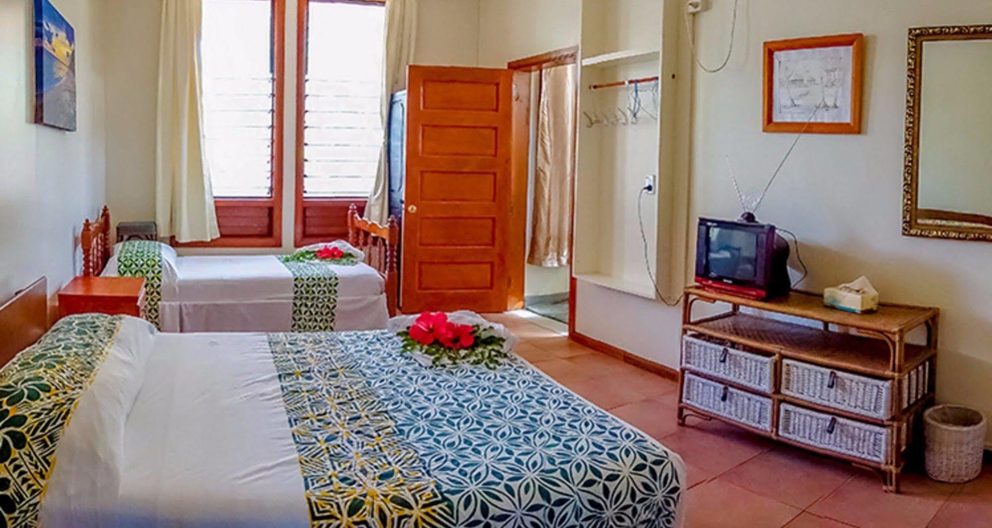 Lynn'S Getaway Hotel Απία Εξωτερικό φωτογραφία