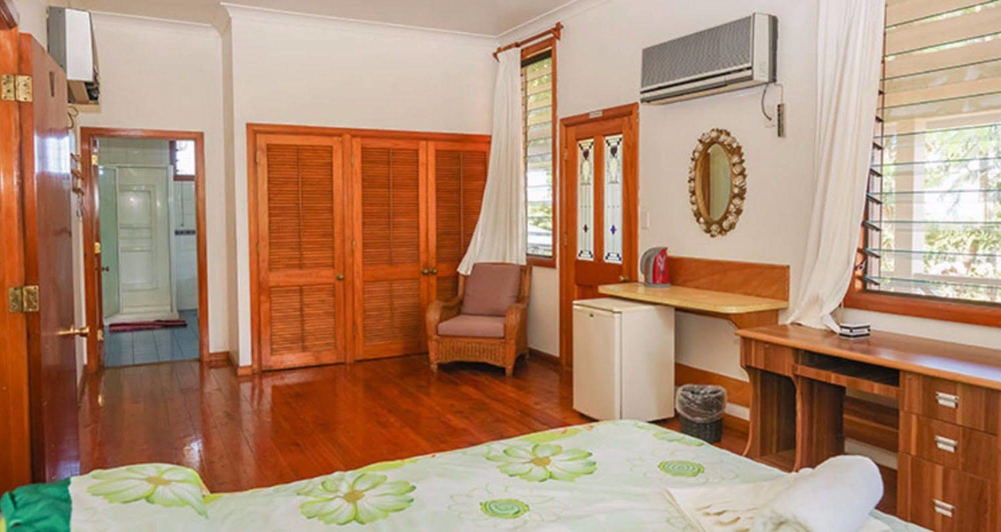 Lynn'S Getaway Hotel Απία Εξωτερικό φωτογραφία