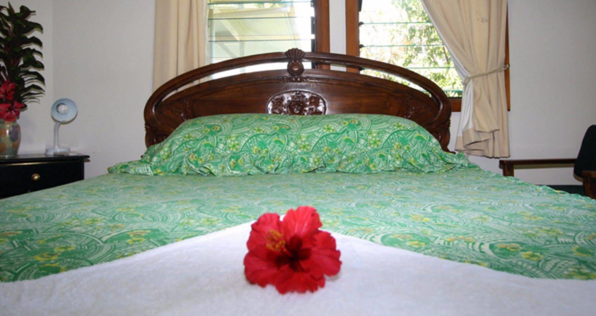 Lynn'S Getaway Hotel Απία Εξωτερικό φωτογραφία
