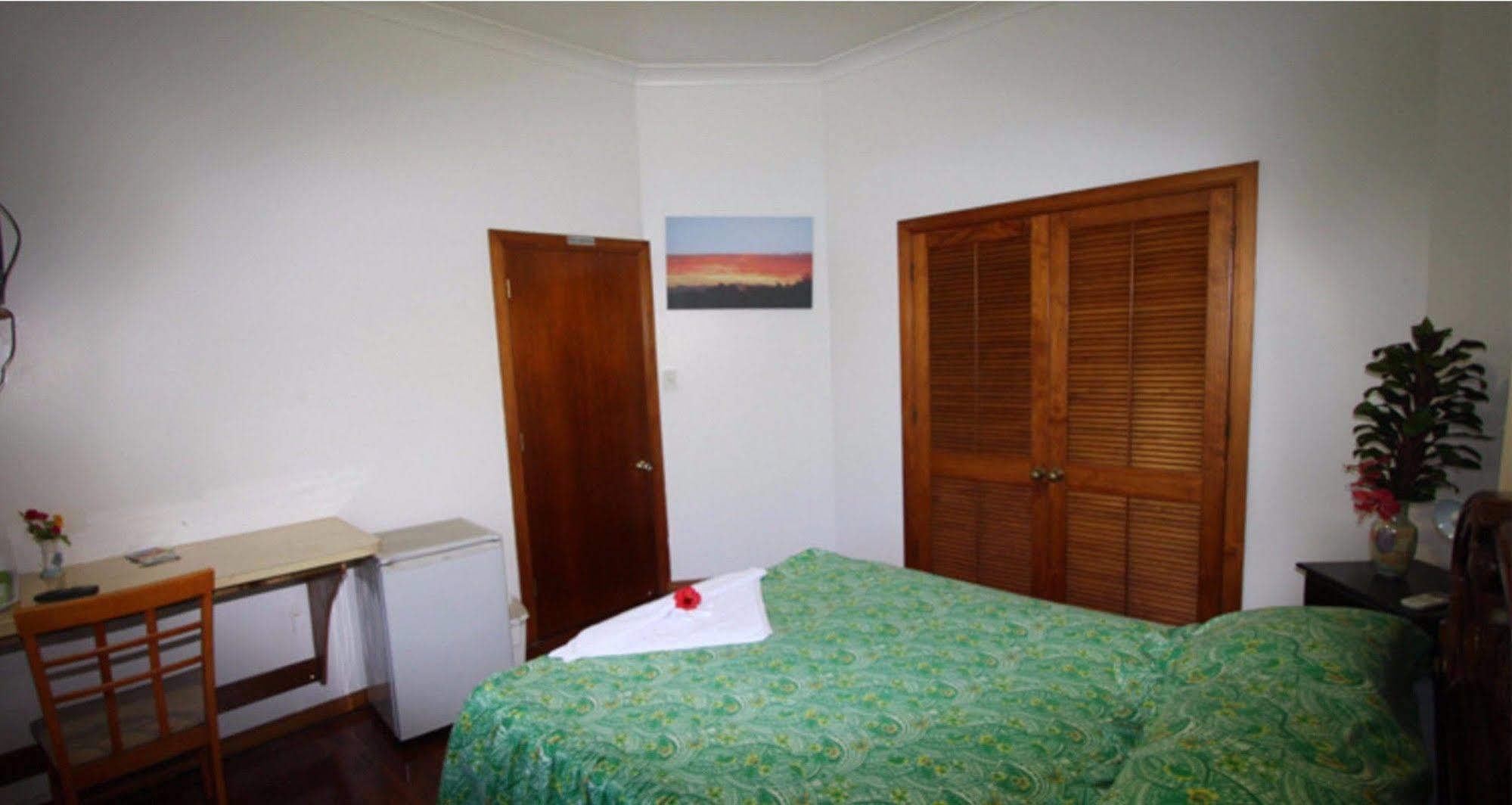 Lynn'S Getaway Hotel Απία Εξωτερικό φωτογραφία