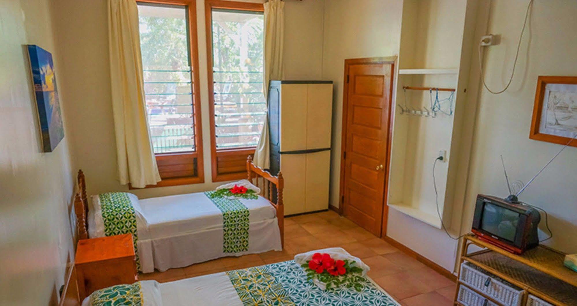 Lynn'S Getaway Hotel Απία Εξωτερικό φωτογραφία